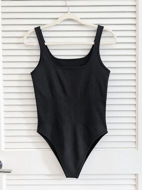 OQQ Black Ribbed Scoop Neck Tank Bodysuit Size XL